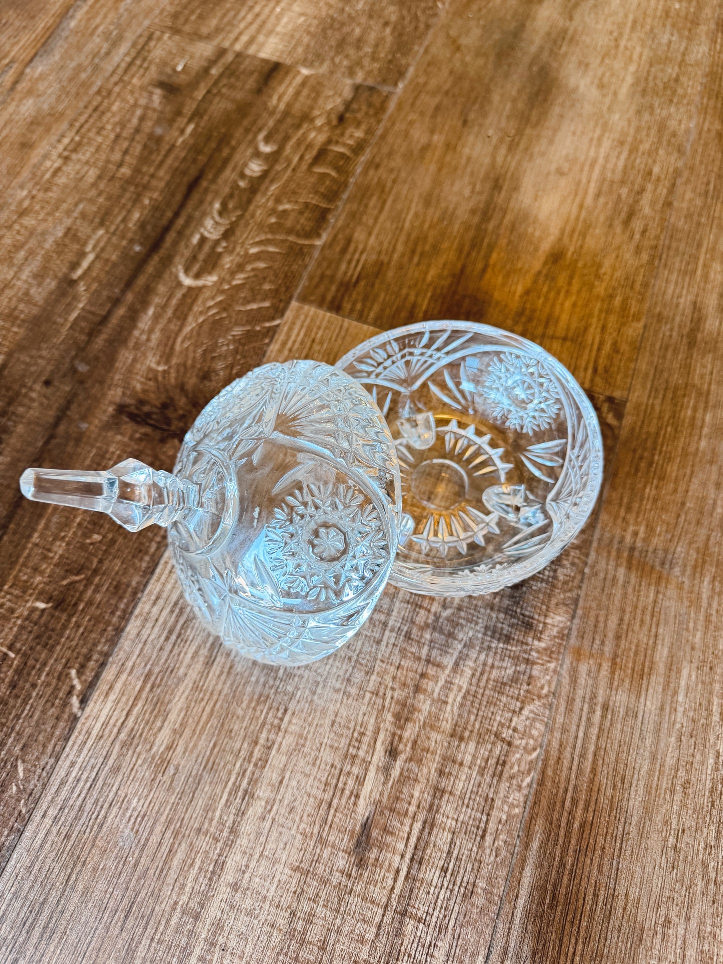 Anna Hutte 3-Footed Candle