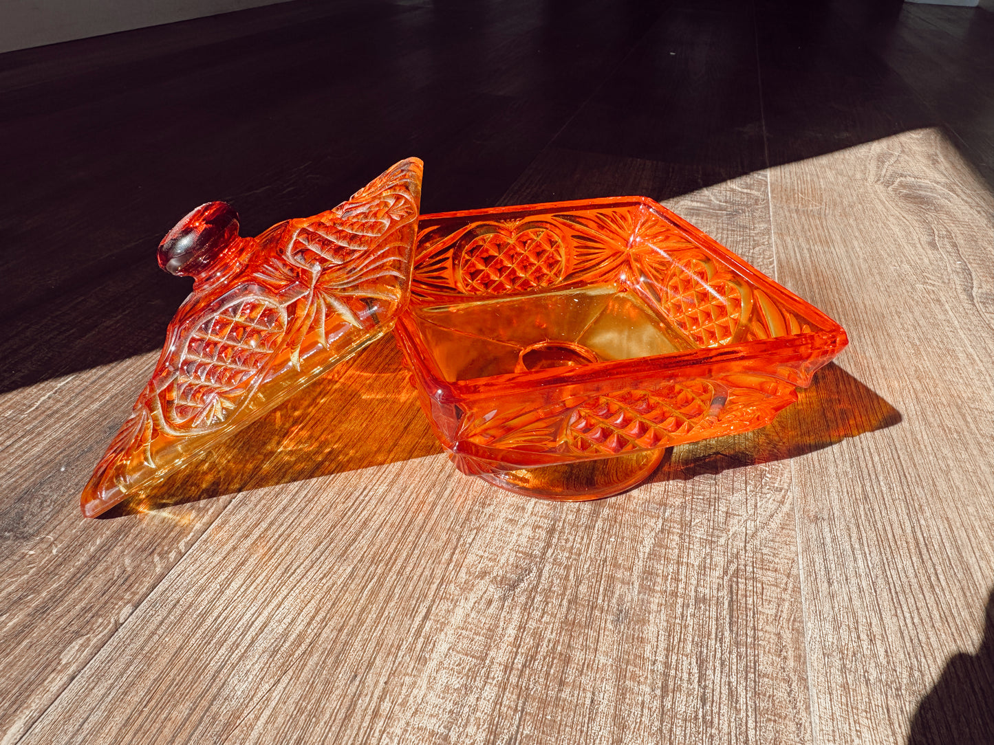 Amberina Pineapple Pattern Candle